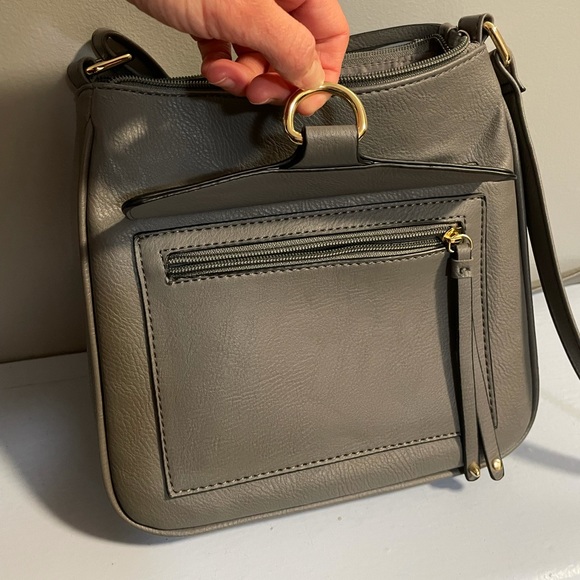 Apt 9 gray crossbody with pockets on the inside and one pocket on the front. - Picture 3 of 5